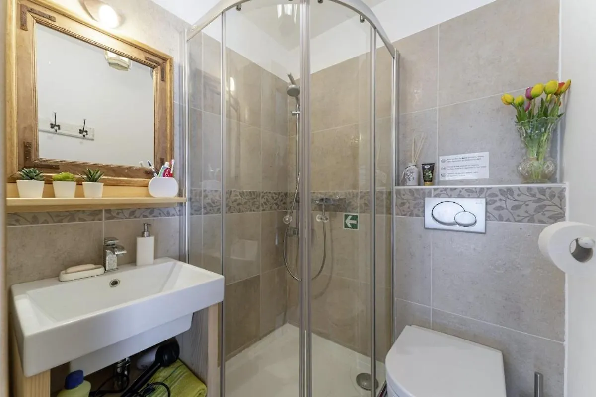 Villa Benka In Radetici - Haus Fuer 8-9 Personen