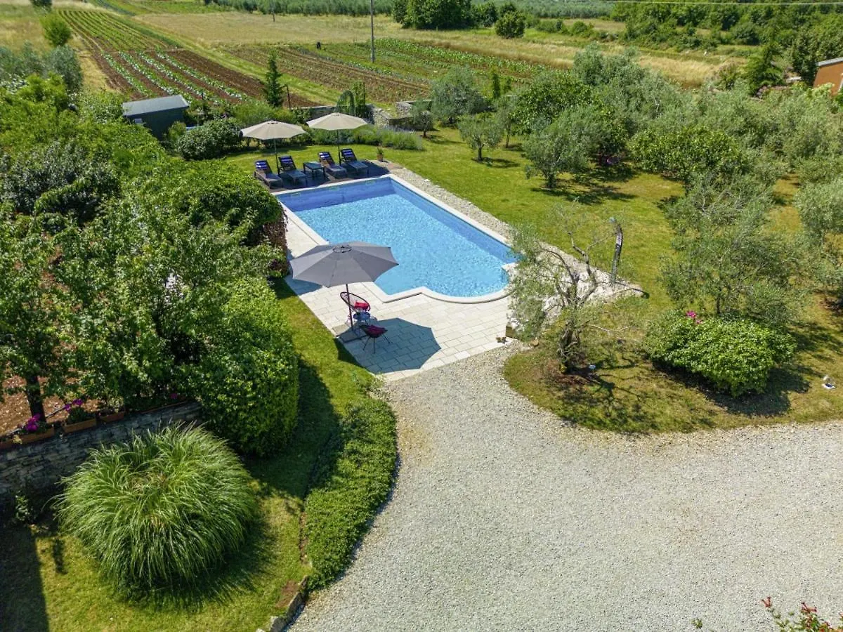 Villa Benka In Radetici - Haus Fuer 8-9 Personen