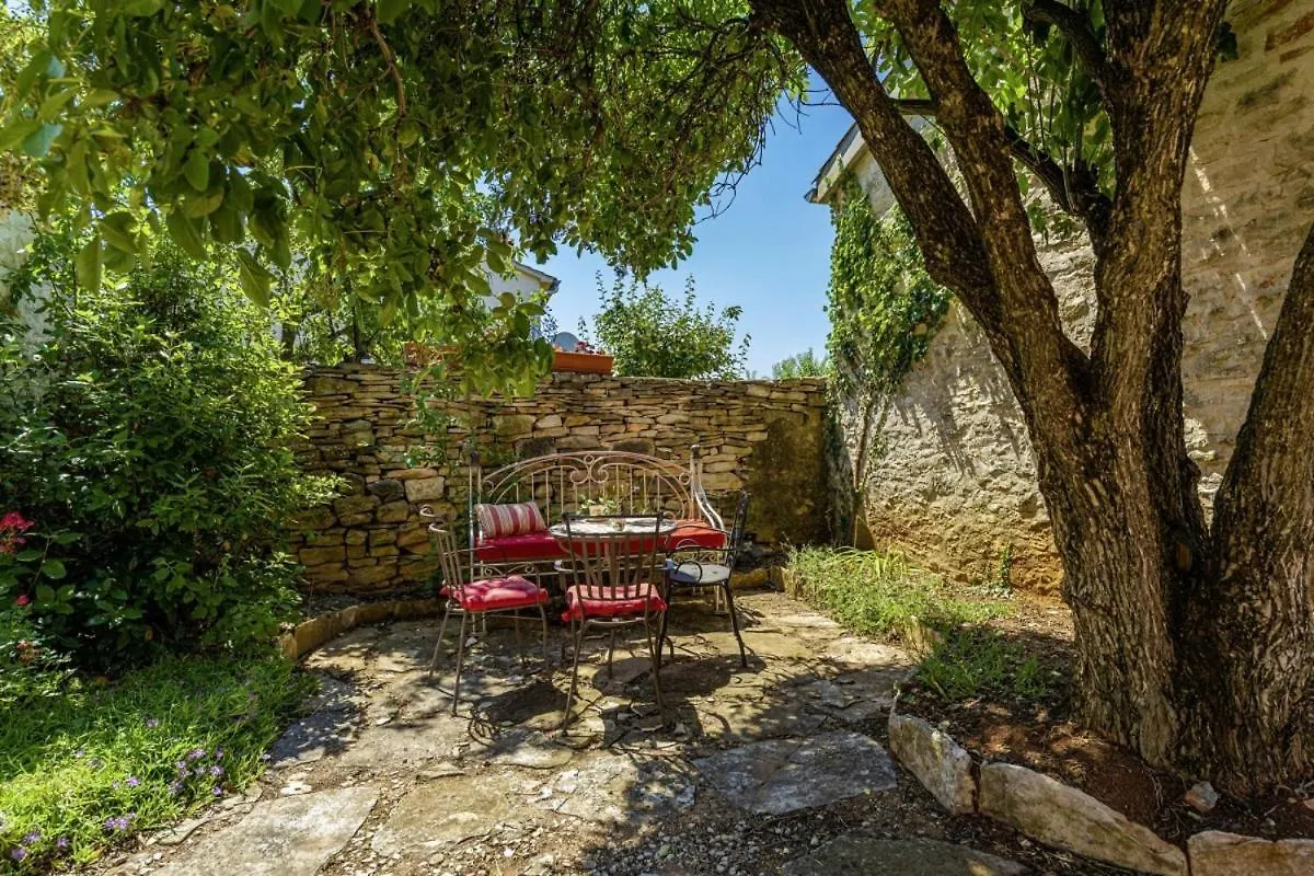 Villa Benka In Radetici - Haus Fuer 8-9 Personen